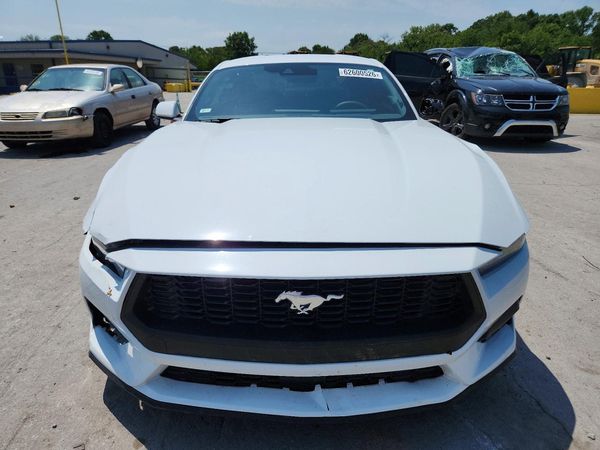 2026 FORD MUSTANG