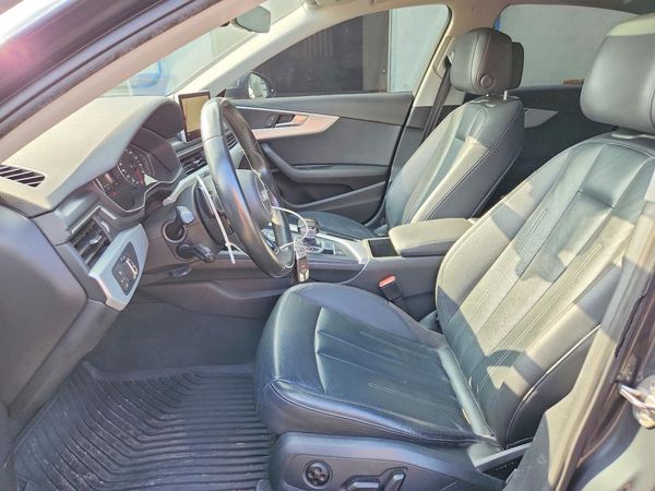 2017 AUDI A4 quattro Premium