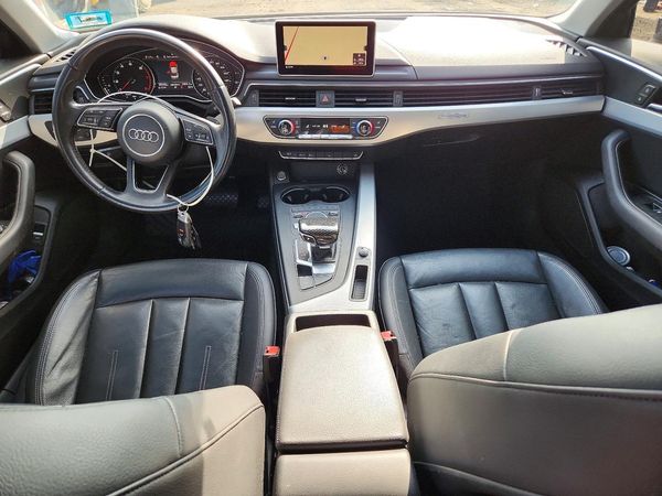 2017 AUDI A4 quattro Premium