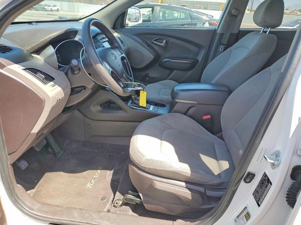 2015 HYUNDAI TUCSON GL (Middle-Low)