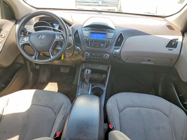 2015 HYUNDAI TUCSON GL (Middle-Low)