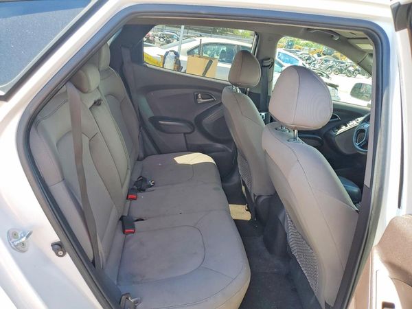 2015 HYUNDAI TUCSON GL (Middle-Low)