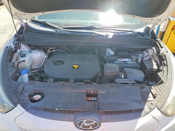 2015 HYUNDAI TUCSON GL (Middle-Low)