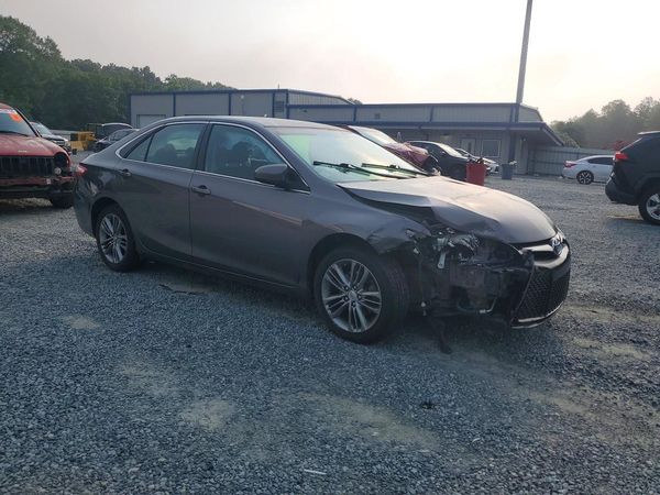2015 TOYOTA CAMRY