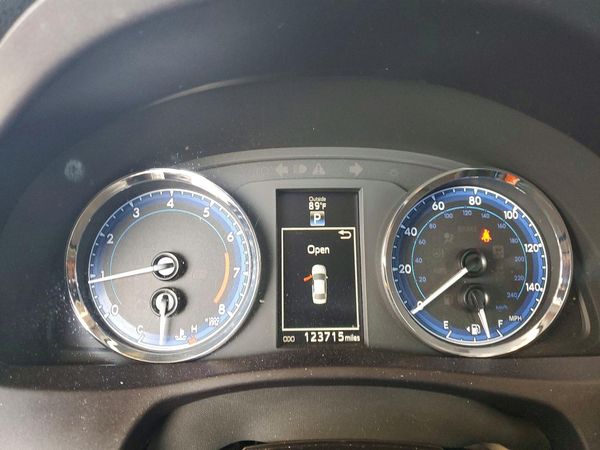 2018 TOYOTA COROLLA