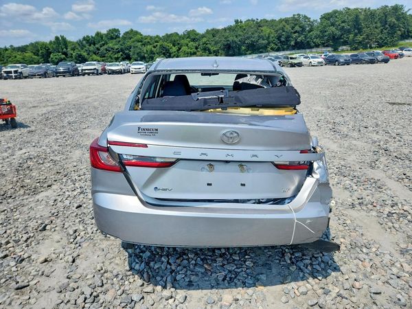2025 TOYOTA CAMRY