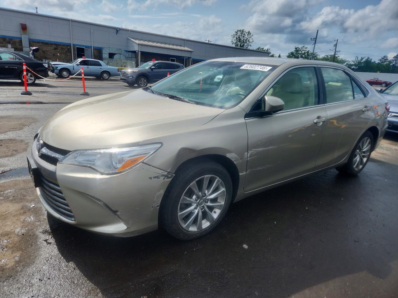 2015 TOYOTA CAMRY