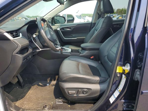 2022 TOYOTA RAV4 XLE Premium