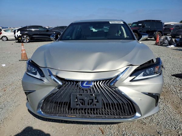 2021 LEXUS ES 300h Premium