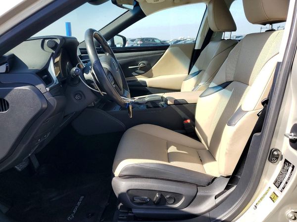 2021 LEXUS ES 300h Premium