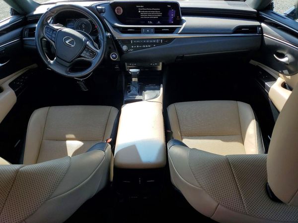 2021 LEXUS ES 300h Premium