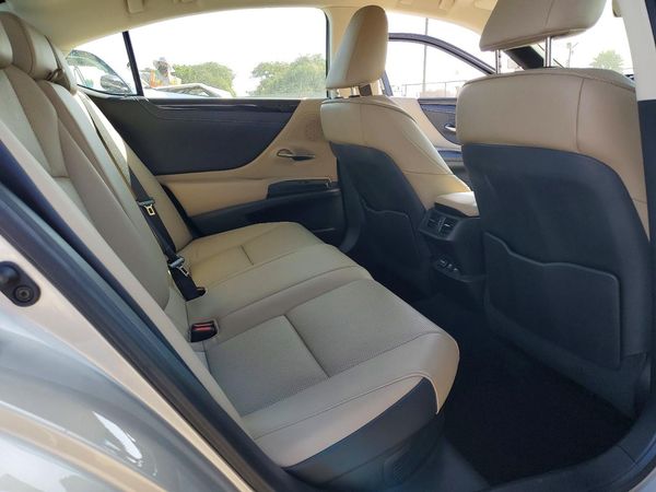 2021 LEXUS ES 300h Premium