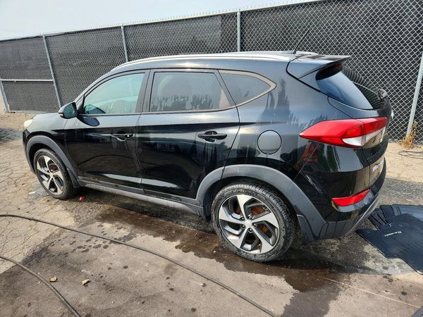 2016 HYUNDAI TUCSON
