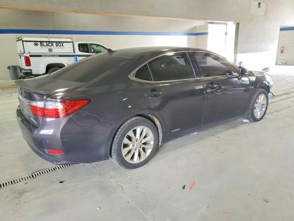 2013 LEXUS ES 300h