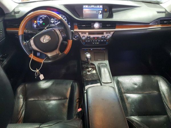 2013 LEXUS ES 300h