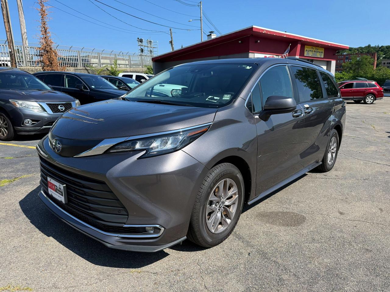 2023 TOYOTA SIENNA XLE