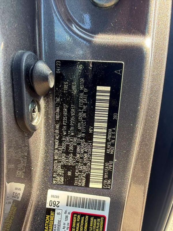 2023 TOYOTA SIENNA XLE