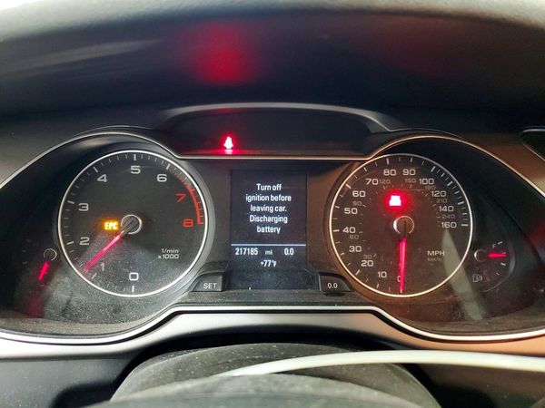 2013 AUDI A4 quattro Premium Plus