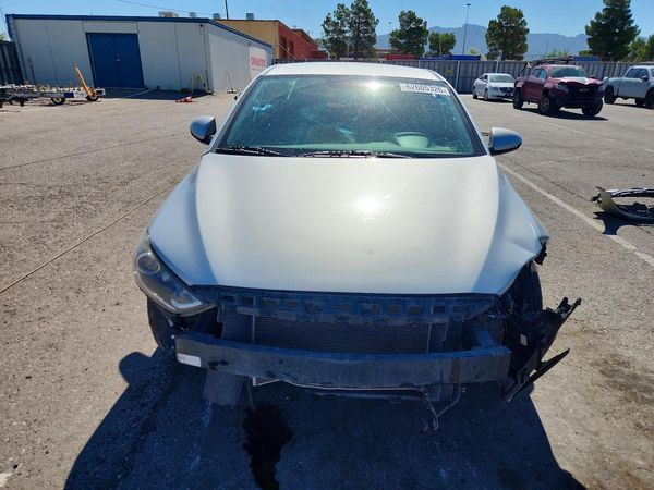 2017 HYUNDAI ELANTRA SE Base
