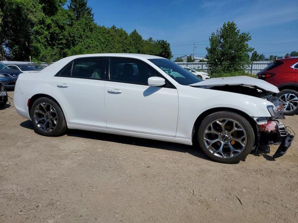 2015 CHRYSLER 300 300S — Passenger 3/4