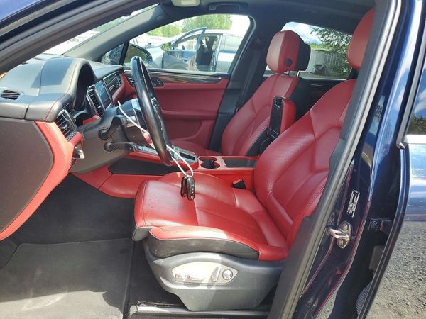 2017 PORSCHE MACAN