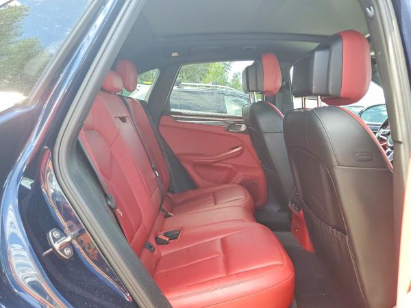2017 PORSCHE MACAN