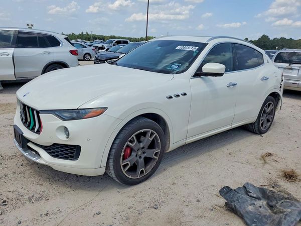 2017 MASERATI LEVANTE Luxury