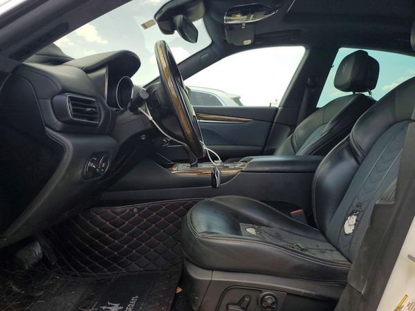 2017 MASERATI LEVANTE Luxury
