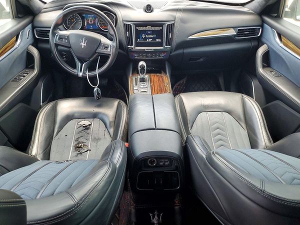 2017 MASERATI LEVANTE Luxury