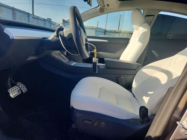2025 TESLA MODEL Y