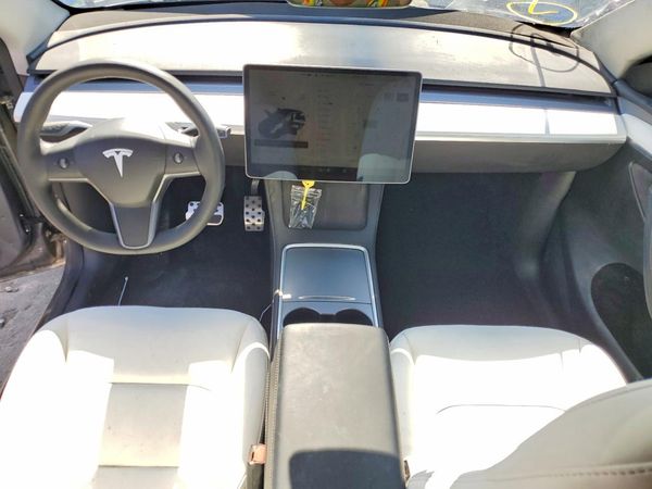 2025 TESLA MODEL Y
