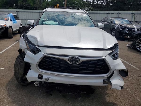 2024 TOYOTA HIGHLANDER