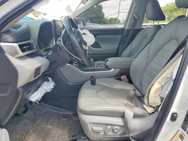 2024 TOYOTA HIGHLANDER