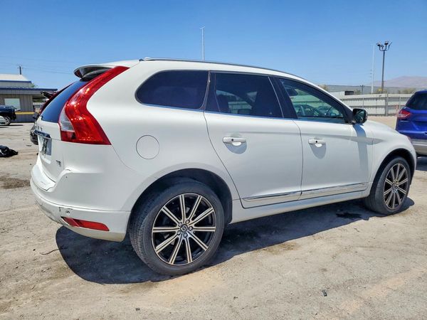 2015 VOLVO XC60 Platinum (non R design)
