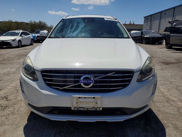 2015 VOLVO XC60 Platinum (non R design)