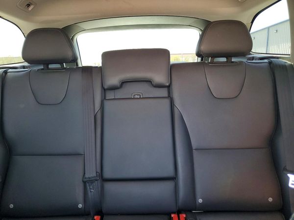 2015 VOLVO XC60 Platinum (non R design)