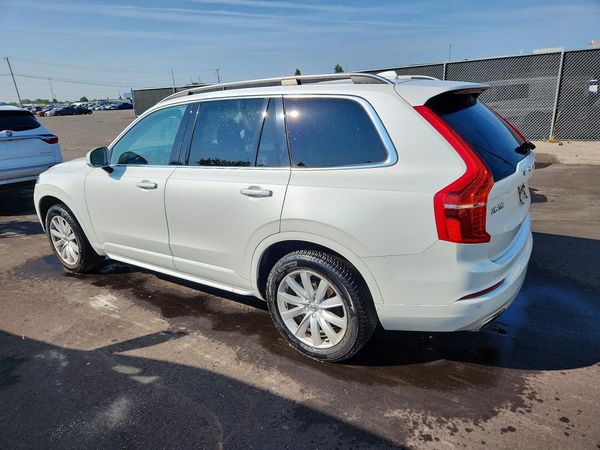 2017 VOLVO XC90 Momentum