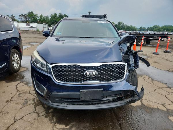 2016 KIA SORENTO L / LX