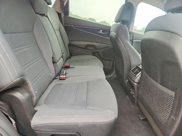 2016 KIA SORENTO L / LX
