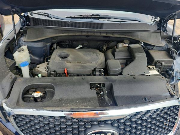 2016 KIA SORENTO L / LX