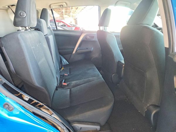 2018 TOYOTA RAV4 LE