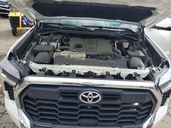 2023 TOYOTA TUNDRA SR5
