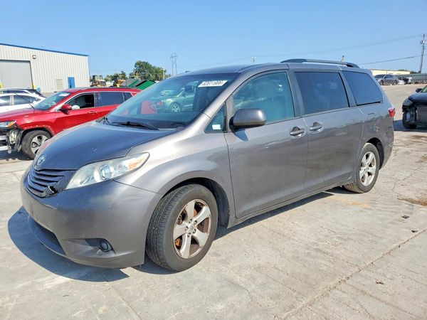 2017 TOYOTA SIENNA LE Mobility/LE