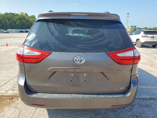 2017 TOYOTA SIENNA LE Mobility/LE