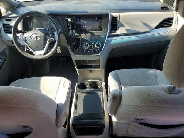2017 TOYOTA SIENNA LE Mobility/LE