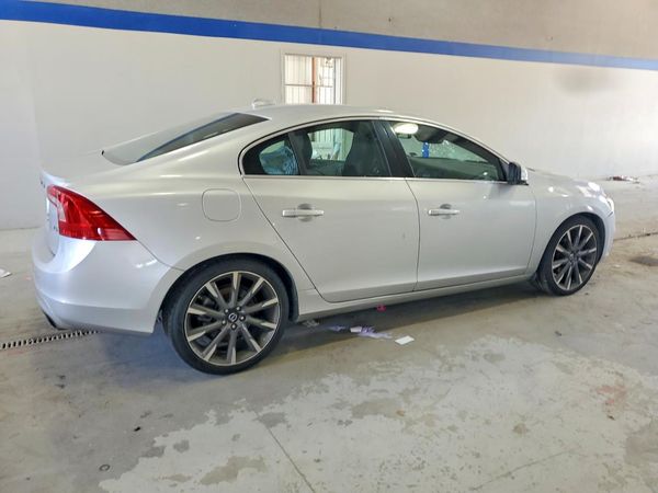 2015 VOLVO S60 Premier (non R design)