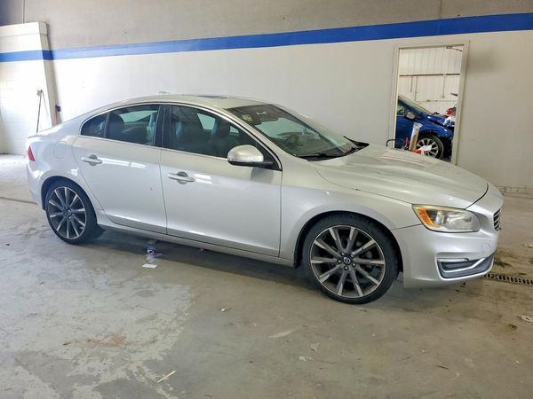 2015 VOLVO S60 Premier (non R design)