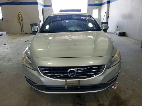 2015 VOLVO S60 Premier (non R design)