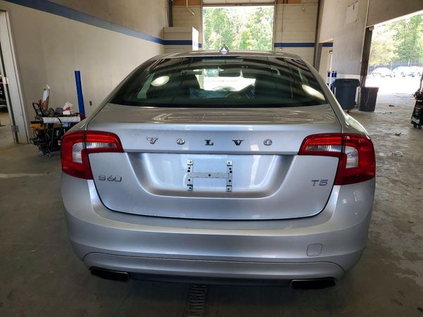 2015 VOLVO S60 Premier (non R design)