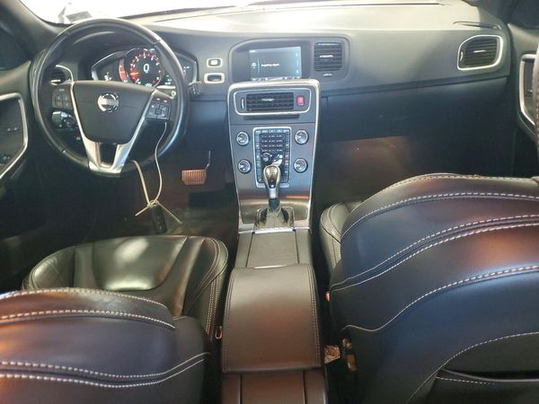 2015 VOLVO S60 Premier (non R design)